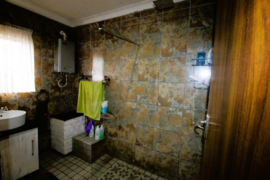 5 Bedroom Property for Sale in Greenfields Eastern Cape